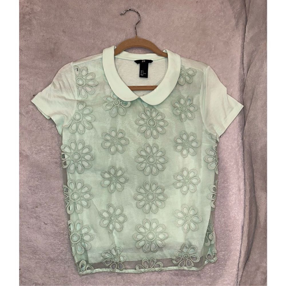 Mint green top with flowers collared t shirt size S H&M